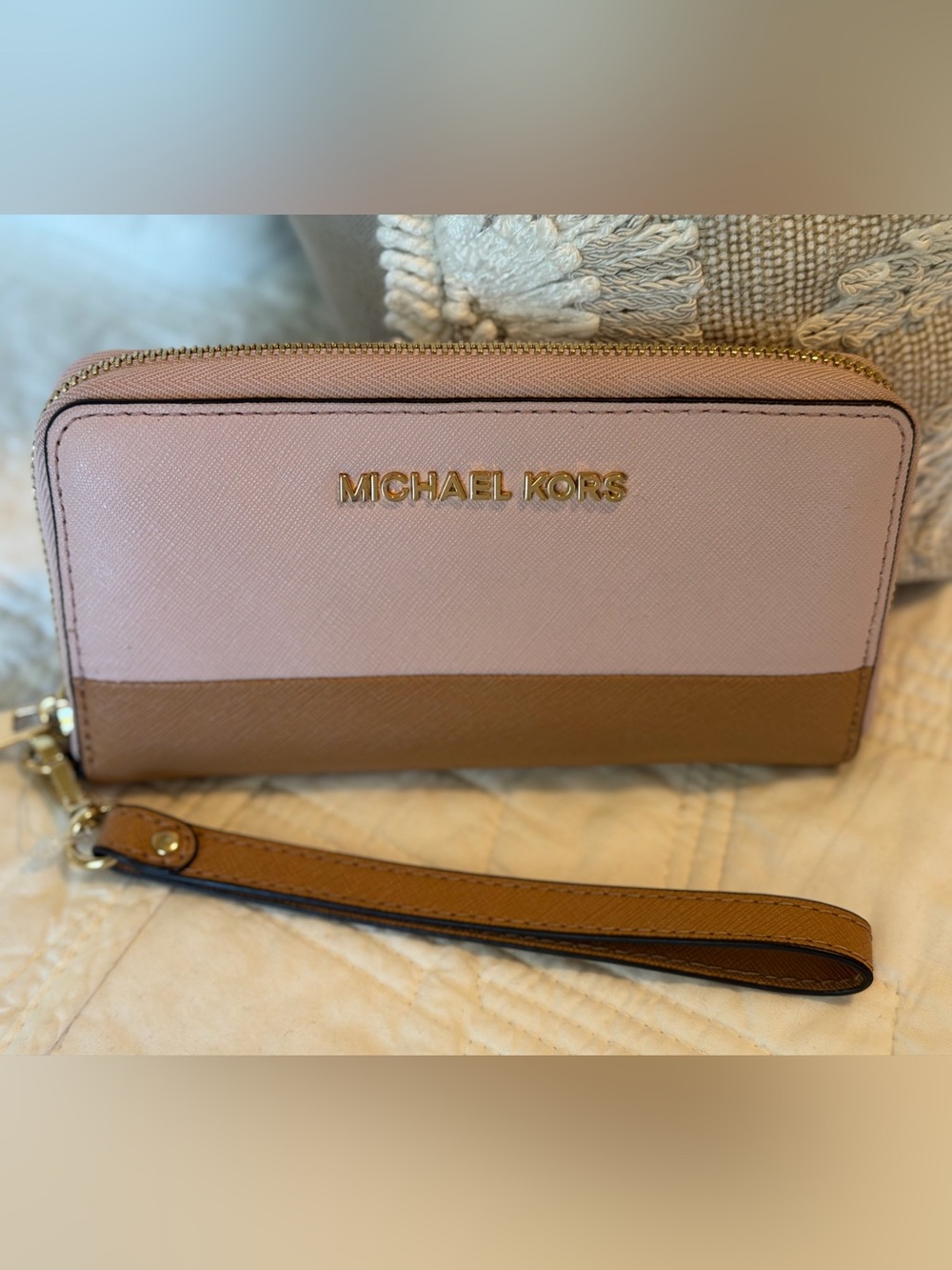 Michael Kors NWOT Blush Pink/Tan Saffiano Leather Wallet with strap.